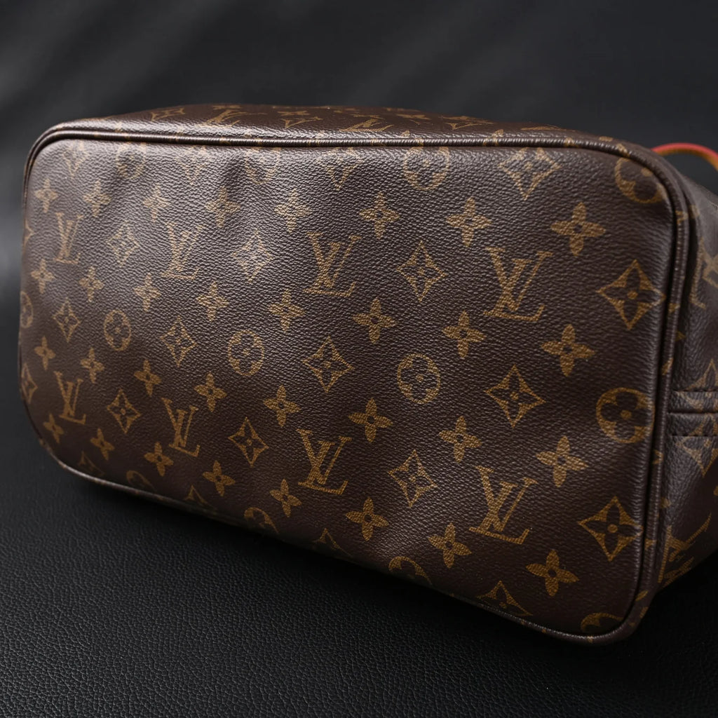 Louis Vuitton Neverfull MM Tote Bag Monogram Canvas Red Interior Shoulder