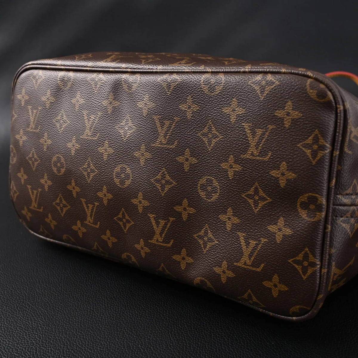 Louis Vuitton Neverfull MM Tote Bag Monogram Canvas Red Interior Shoulder