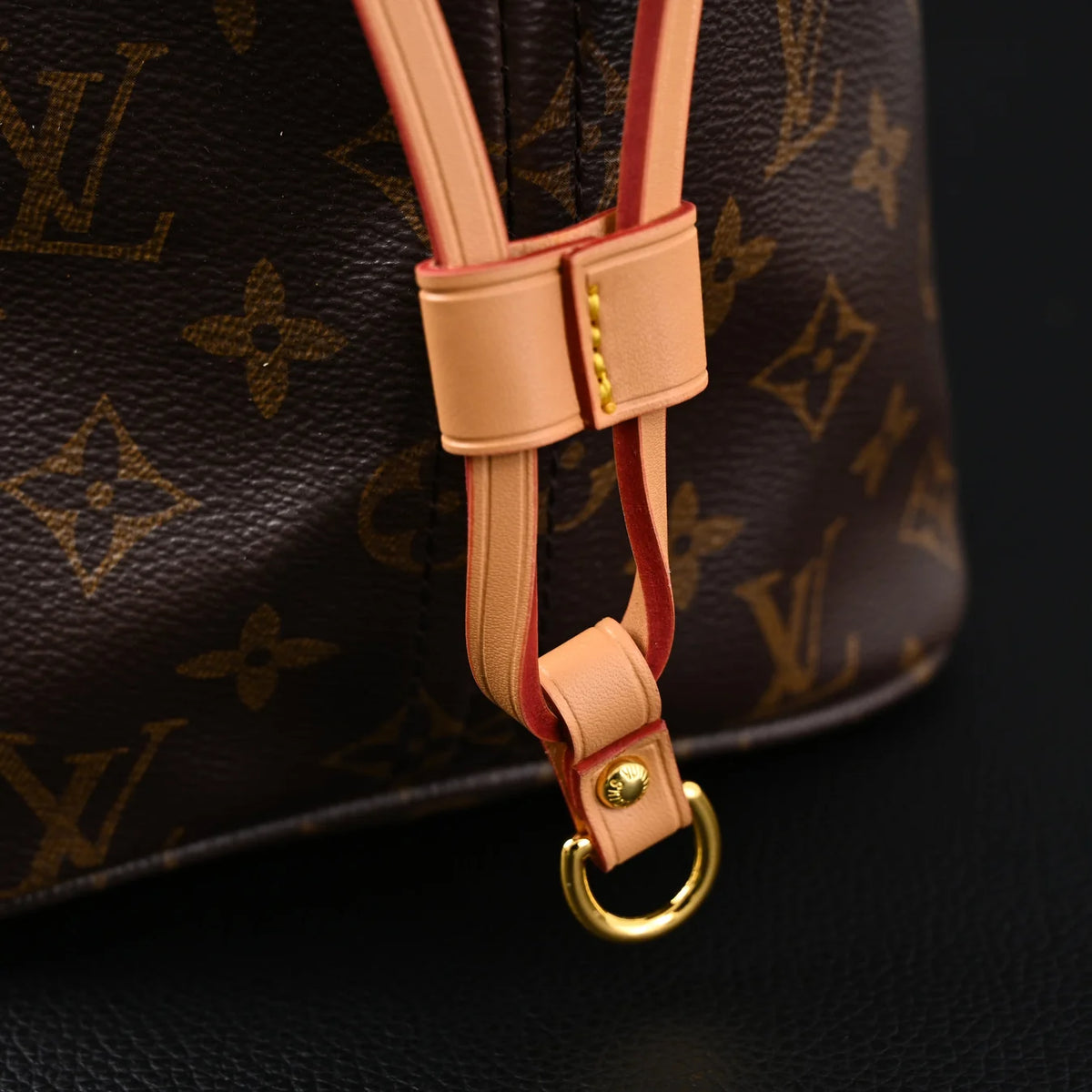 Louis Vuitton Neverfull MM Tote Bag Monogram Canvas Red Interior Shoulder